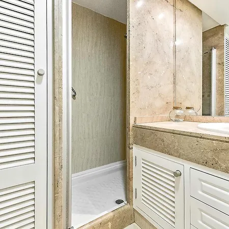 Sunset Harbour Apartment *